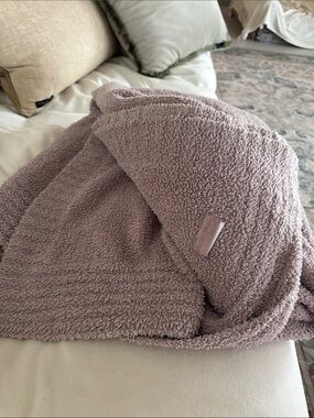 Barefoot Dreams Dusty purple  Cozy blanket 55x73 inches